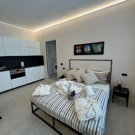 Πανσιόν Mono Chic By Portofinovacanze 3*