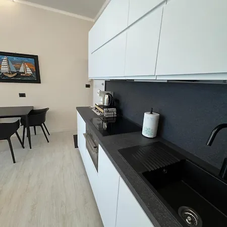 Mono Chic By Portofinovacanze Πανσιόν Ραπάλο